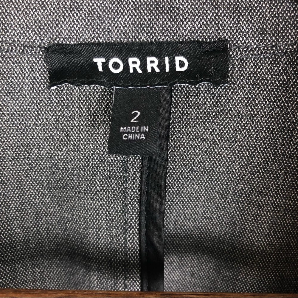 Torrid Studio Luxe Long Line Blazer Size 2 - Picture 4 of 14